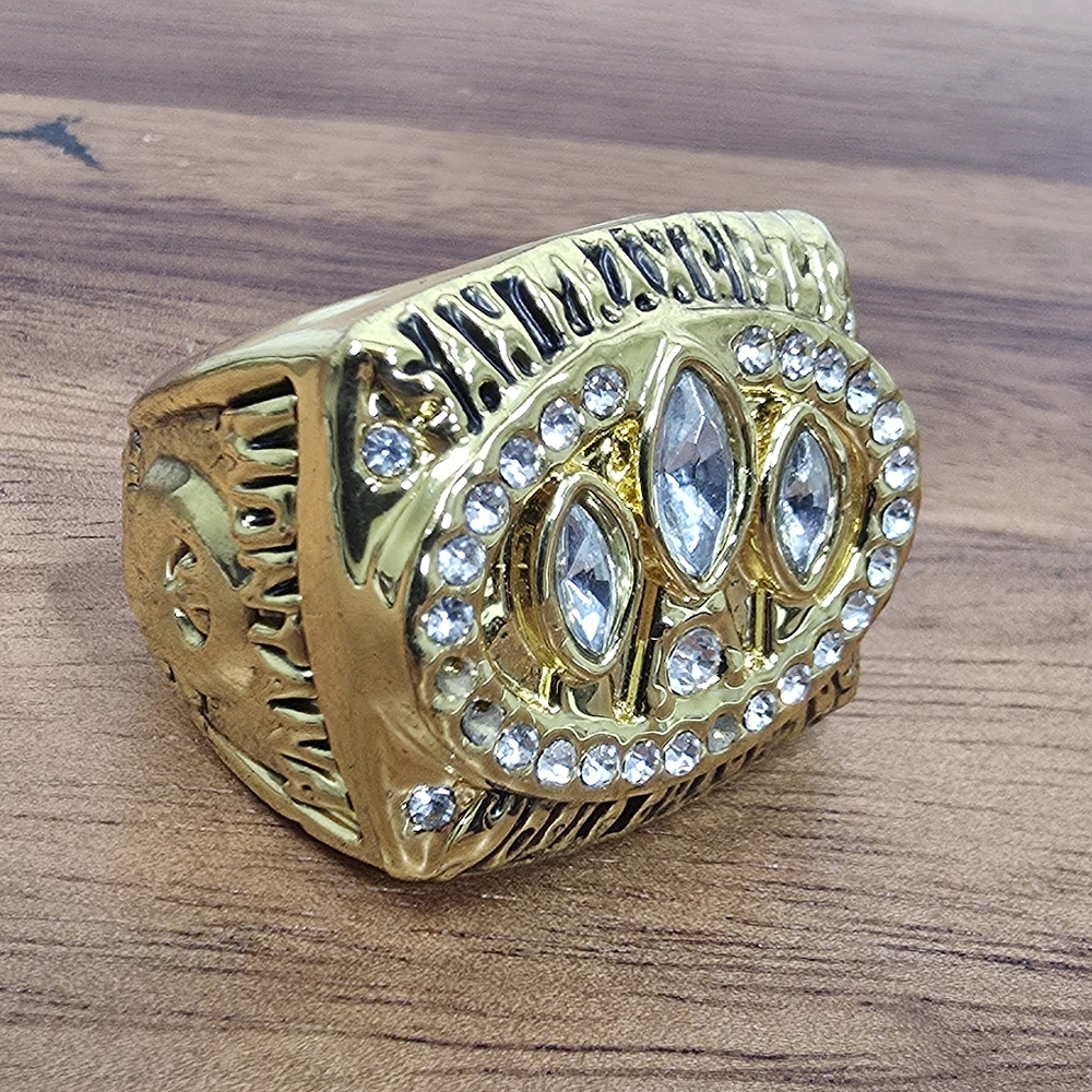 San Francisco 49ere Championship Ring  Size 11 Gold 1988‎ Montana